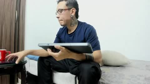 stiven_trainer online show from June 29, 1:01 am