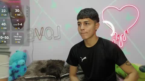 Snapshot of stiven_twinkboy chatting on February 26, 11:04 pm Bryan Stiven online show from February 26, 11:04 pm