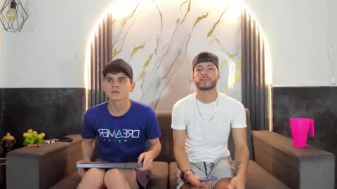 friends online show from February 26, 5:06 am