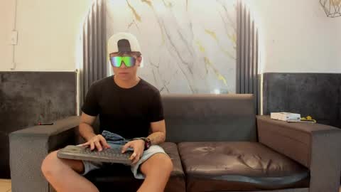 friends online show from May 2, 4:28 am