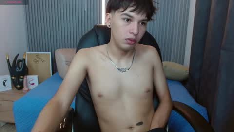 Snapshot of stiwentwink chatting on May 23, 2:21 pm Stiwen online show from May 23, 2:21 pm