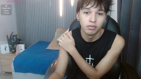 Snapshot of stiwentwink chatting on June 9, 1:45 pm Stiwen online show from June 9, 1:45 pm