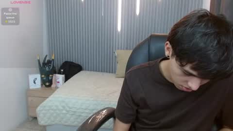 Snapshot of stiwentwink chatting on June 19, 5:50 pm Stiwen online show from June 19, 5:50 pm