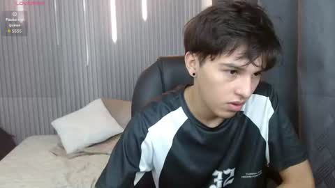 Snapshot of stiwentwink chatting on June 22, 1:52 pm Stiwen online show from June 22, 1:52 pm