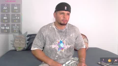 Snapshot of stone_lee_ chatting on December 22, 5:59 am Stone Lee online show from December 22, 5:59 am