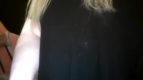 Snapshot of stoned2dabones666 chatting on January 5, 2:41 pm Haily online show from January 5, 2:41 pm