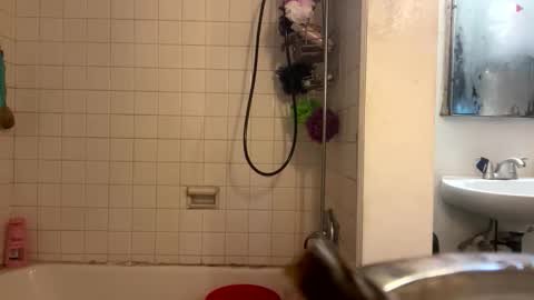 Snapshot of stonedbj chatting on September 23, 10:46 pm StonedBJ online show from September 23, 10:46 pm