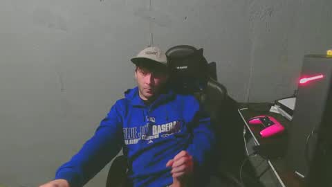 stonedpanda77 online show from January 28, 5:00 am