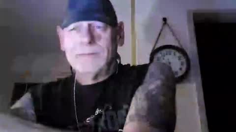 Snapshot of stormynorm14 chatting on October 18, 2:25 am stormynorm14 online show from October 18, 2:25 am