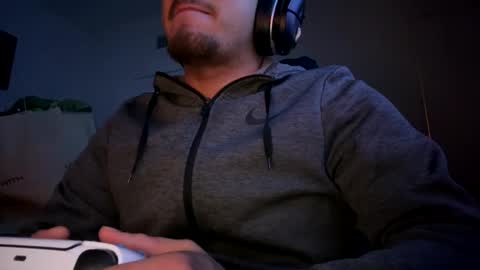 Snapshot of str8dj chatting on March 6, 6:08 am Dj online show from March 6, 6:08 am