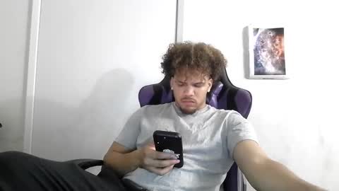 Snapshot of str8dj chatting on September 24, 5:44 am Dj online show from September 24, 5:44 am