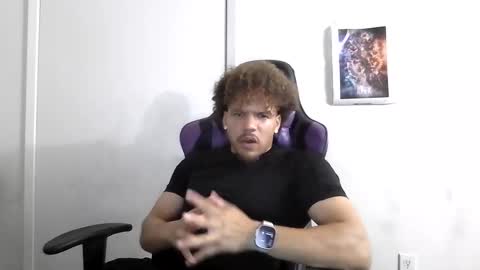 Snapshot of str8dj chatting on September 29, 5:12 am Dj online show from September 29, 5:12 am