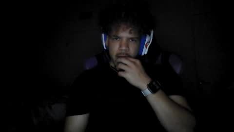 Snapshot of str8dj chatting on October 8, 6:33 am Dj online show from October 8, 6:33 am