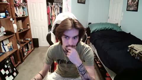 Snapshot of str8whiteboy21 chatting on December 19, 7:40 am str8whiteboy21 online show from December 19, 7:40 am