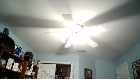 Snapshot of str8whiteboy21 chatting on February 13, 9:38 pm str8whiteboy21 online show from February 13, 9:38 pm