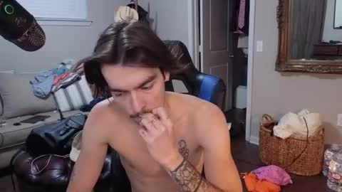 Snapshot of str8whiteboy21 chatting on September 11, 11:10 am str8whiteboy21 online show from September 11, 11:10 am