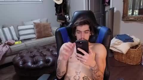 Snapshot of str8whiteboy21 chatting on September 19, 1:34 pm str8whiteboy21 online show from September 19, 1:34 pm