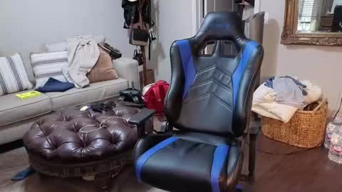 Snapshot of str8whiteboy21 chatting on September 20, 8:32 pm str8whiteboy21 online show from September 20, 8:32 pm