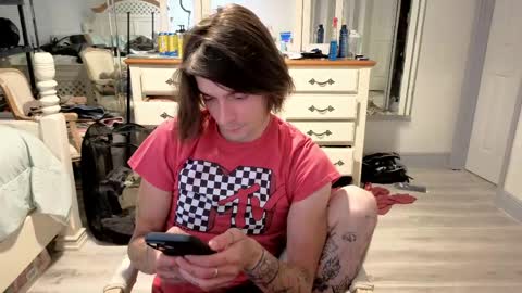 Snapshot of str8whiteboy21 chatting on May 9, 4:39 am str8whiteboy21 online show from May 9, 4:39 am