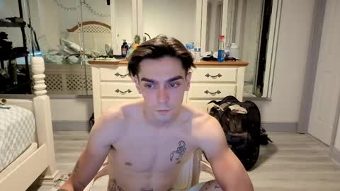 Snapshot of str8whiteboy21 chatting on May 11, 4:04 pm str8whiteboy21 online show from May 11, 4:04 pm