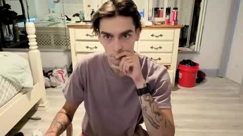 Snapshot of str8whiteboy21 chatting on May 18, 6:25 pm str8whiteboy21 online show from May 18, 6:25 pm