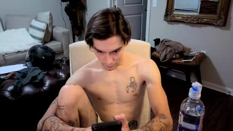 Snapshot of str8whiteboy21 chatting on June 3, 6:16 am str8whiteboy21 online show from June 3, 6:16 am