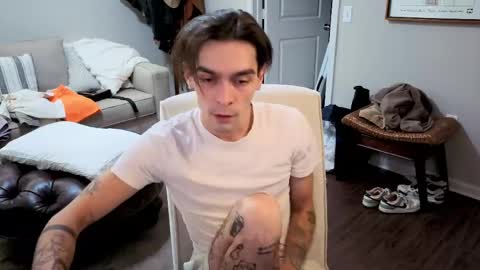 Snapshot of str8whiteboy21 chatting on June 4, 1:39 pm str8whiteboy21 online show from June 4, 1:39 pm