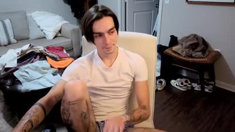 Snapshot of str8whiteboy21 chatting on June 5, 1:45 am str8whiteboy21 online show from June 5, 1:45 am