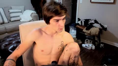 Snapshot of str8whiteboy21 chatting on June 7, 10:52 am str8whiteboy21 online show from June 7, 10:52 am