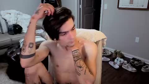 Snapshot of str8whiteboy21 chatting on June 10, 6:45 am str8whiteboy21 online show from June 10, 6:45 am