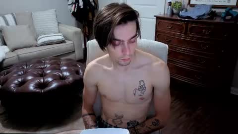 Snapshot of str8whiteboy21 chatting on June 13, 5:38 am str8whiteboy21 online show from June 13, 5:38 am