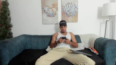 straight__friends online show from March 19, 2:54 pm