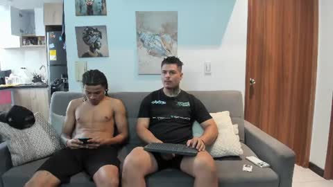 straight__friends online show from June 9, 1:56 pm
