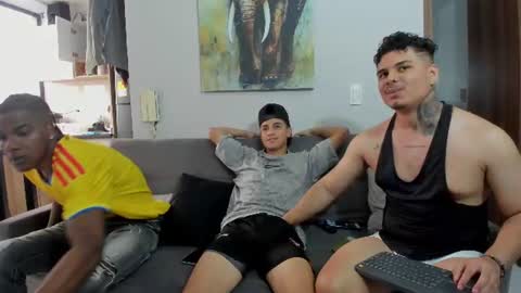 straight__friends online show from July 1, 2:29 pm