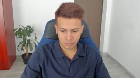 Snapshot of straight_boys_hornys chatting on January 12, 7:41 pm straight_boys_hornys online show from January 12, 7:41 pm