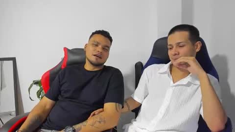 Snapshot of straight_boys_hornys chatting on February 8, 7:23 am straight_boys_hornys online show from February 8, 7:23 am