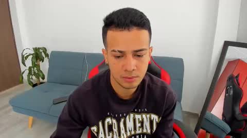 Snapshot of straight_boys_hornys chatting on March 22, 1:36 pm straight_boys_hornys online show from March 22, 1:36 pm