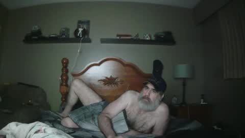 Snapshot of straightbear4you chatting on February 22, 10:40 am Straightbear4you online show from February 22, 10:40 am