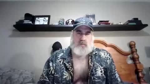 Straightbear4you online show from October 15, 9:48 pm