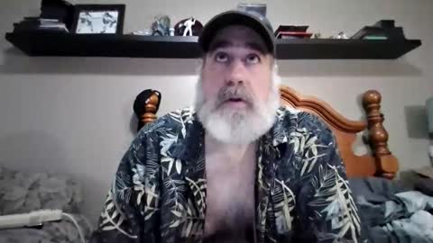 Snapshot of straightbear4you chatting on November 7, 2:22 am Straightbear4you online show from November 7, 2:22 am