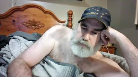 Snapshot of straightbear4you chatting on November 8, 10:59 am Straightbear4you online show from November 8, 10:59 am