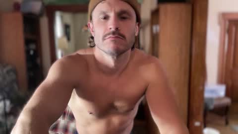 Snapshot of straightishd chatting on December 16, 8:58 pm Cowboy Zuhly online show from December 16, 8:58 pm