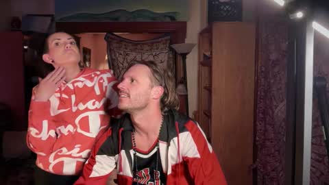 Snapshot of straightishd chatting on December 22, 5:59 am Cowboy Zuhly online show from December 22, 5:59 am