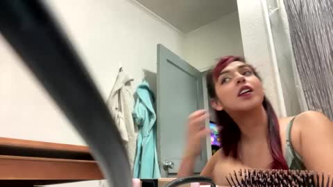 Snapshot of straightoutthetrailer chatting on January 3, 4:44 am lucille beatrice luficer call me lucy online show from January 3, 4:44 am