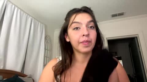 Snapshot of straightoutthetrailer chatting on October 2, 3:13 am lucille beatrice luficer call me lucy online show from October 2, 3:13 am