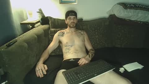 straitpipermann22 online show from September 11, 10:32 pm