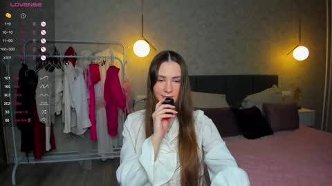 Laura online show from February 28, 2:51 pm