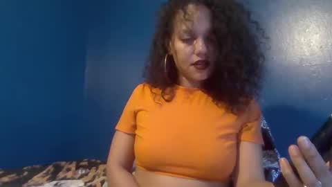 Snapshot of strawberriesxstraps chatting on December 1, 5:51 pm Strawberries X Straps online show from December 1, 5:51 pm