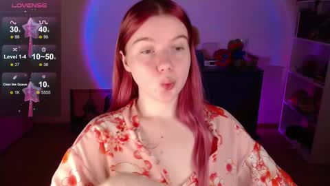 Snapshot of strawberry_juli chatting on November 2, 10:50 am Juli online show from November 2, 10:50 am