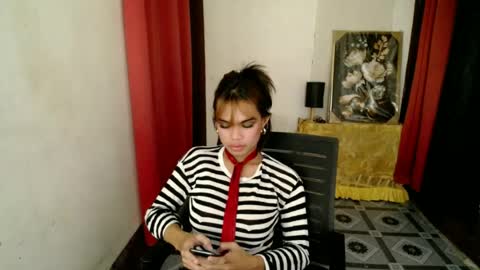 Snapshot of strawberry_kisses143 chatting on June 12, 7:35 pm strawberry_kisses143 online show from June 12, 7:35 pm